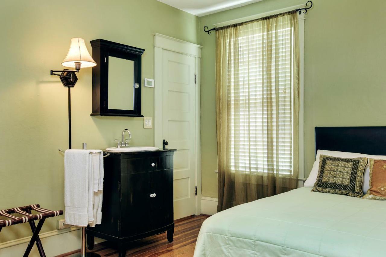 Adora Inn Mount Dora Ngoại thất bức ảnh
